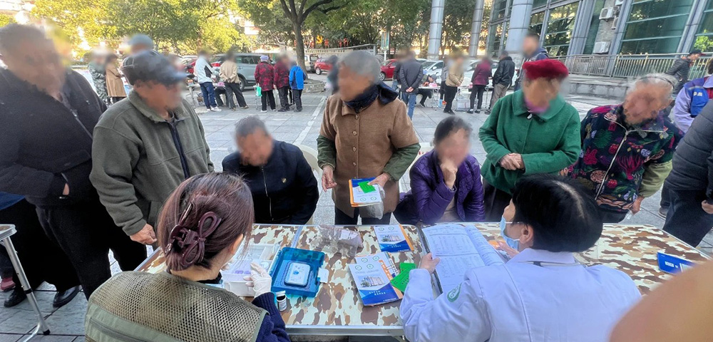 健康义诊进社区 军民同心筑国防——宁波鄞州慧康医院助力鄞州区国防教育系列活动